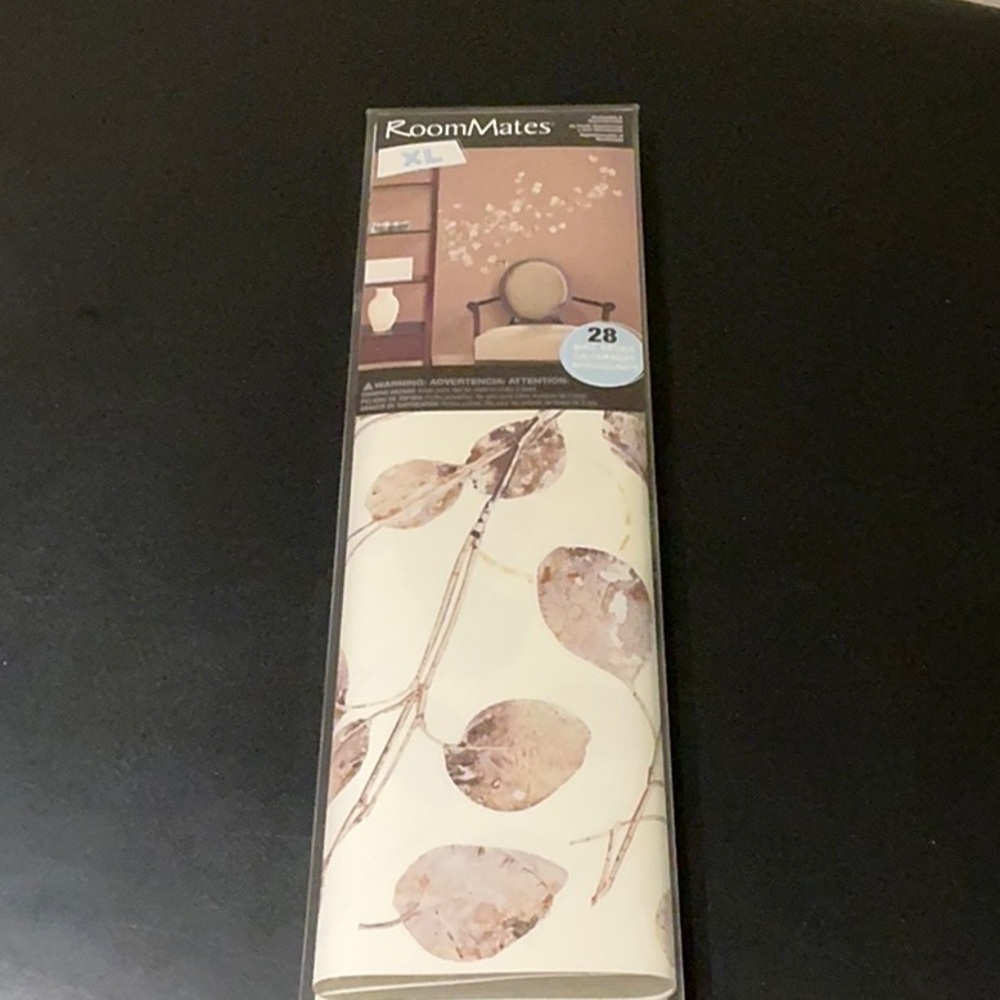 NWT. RoomMates XL Leaf Wall Decals